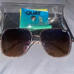 Quay australia Stop and Stare Twist in new condition w/o tags